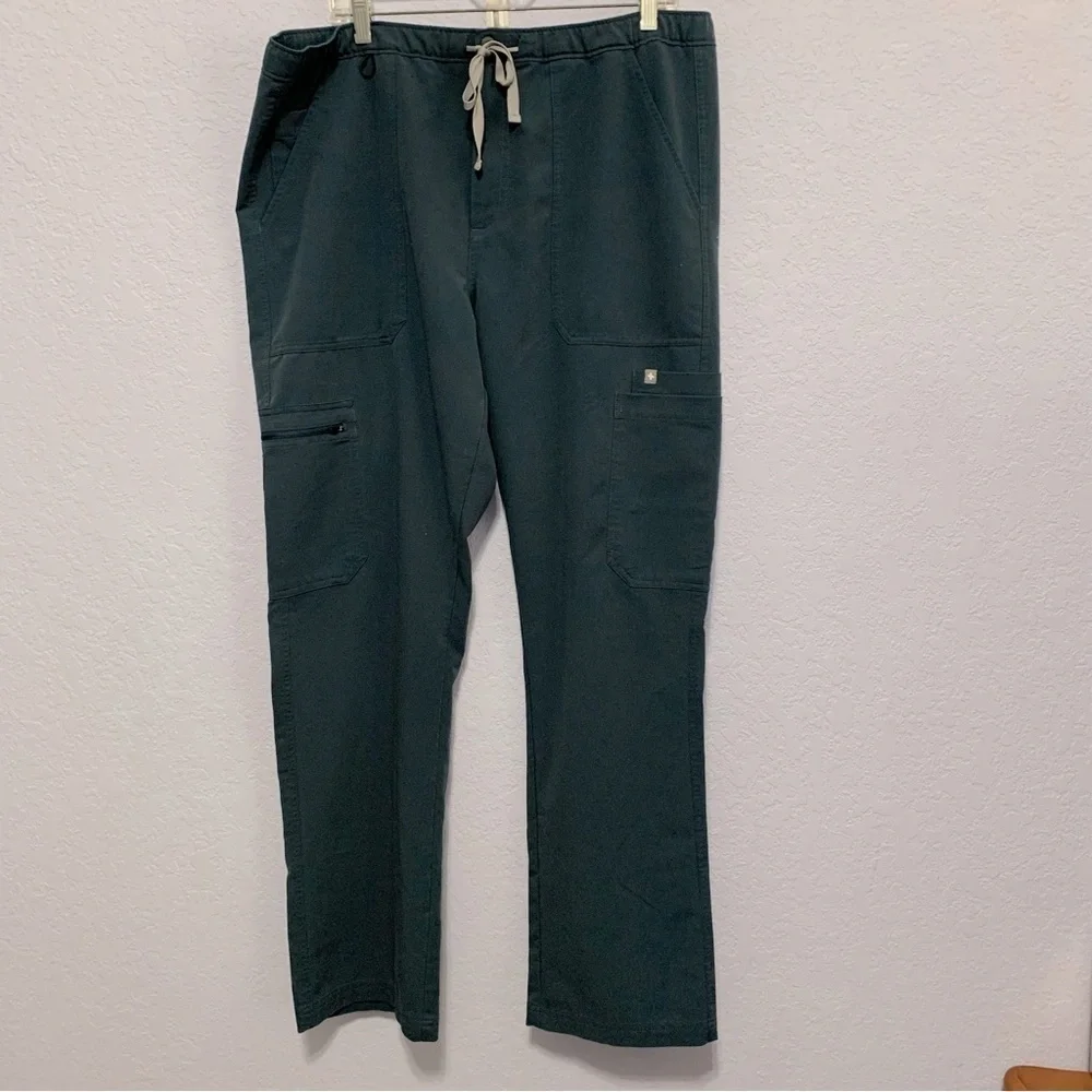 Figs Cairo Men’s Cargo Technical Collection Gray Scrub Pants